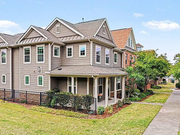 3rd image of 9207 Giralda Walk