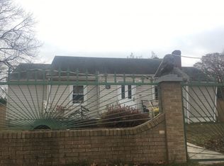 8 Tennessee Ave, Bay Shore, NY 11706