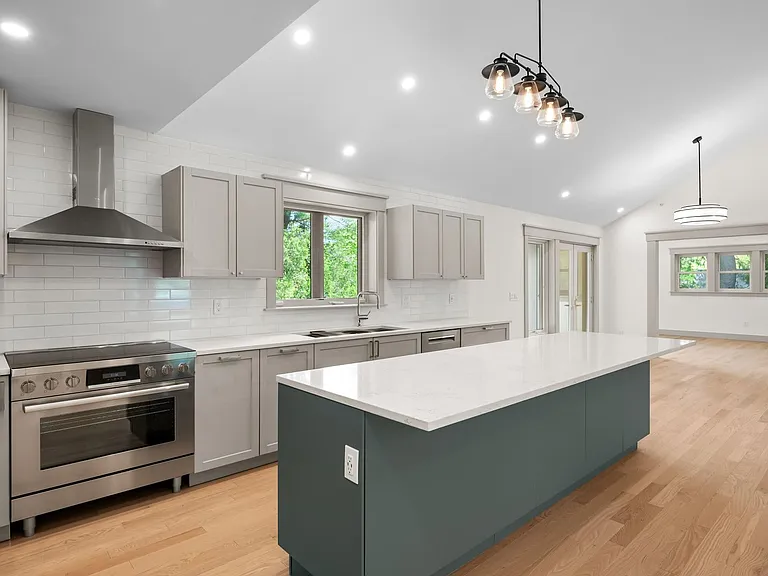 1111 Hardscrabble Rd — Photo 16