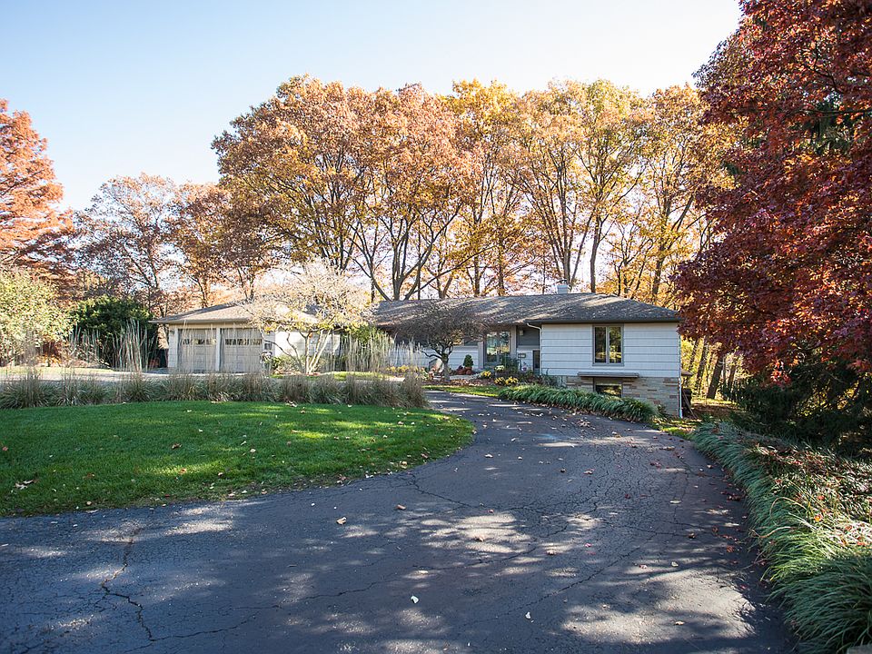 1st image of 291 Fairlawn Dr
