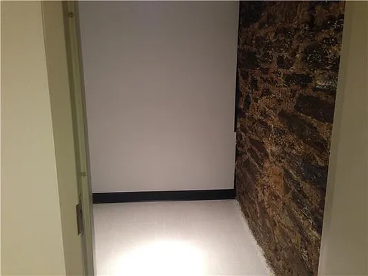 Rented by Kian Realty | media 10