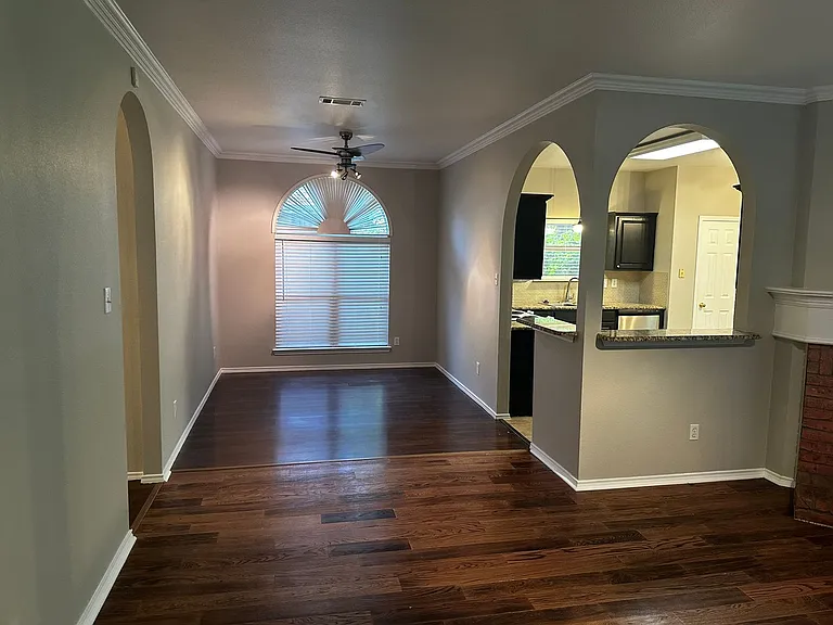 1809 Estates Dr — Photo 3