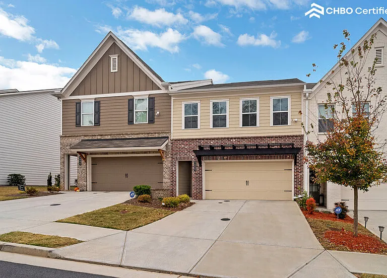 2952 Edgemont Ln SW — Photo 2