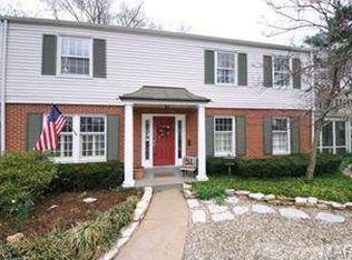 51 Webster Woods Dr, Saint Louis, MO