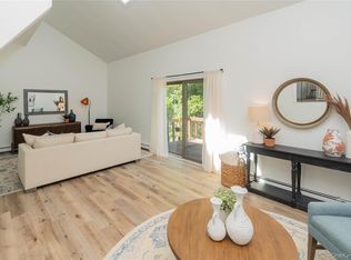 35 Bayberry Circle, Fishkill, NY 12524