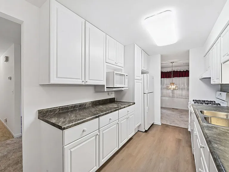 6818 Roberts Dr #3 — Photo 8