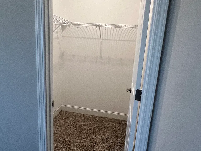14829 Commonwealth Dr — Photo 16