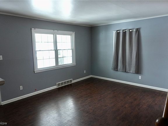 4th image of 4013 Hopkins Rd