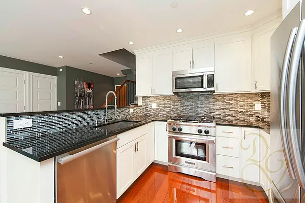 Sold by Dorsa Group | media 19