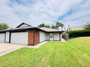7208 Kings Manor Ct, Oklahoma City, OK 73132