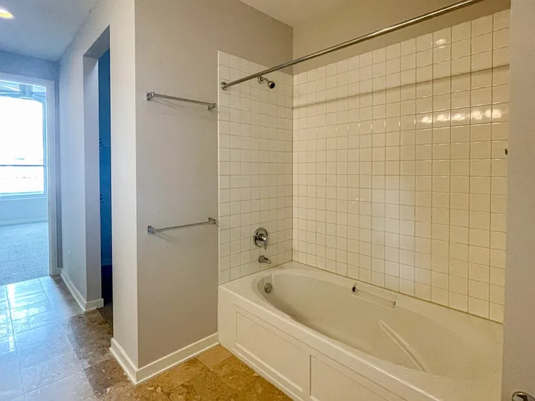 5430 N Sheridan Rd #805 — Photo 18