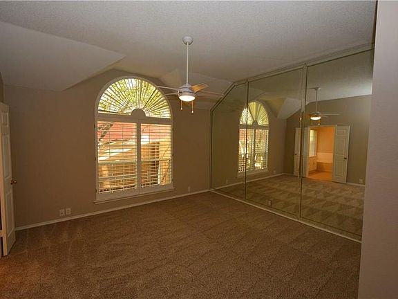 3rd image of 7105 Chateau Dr