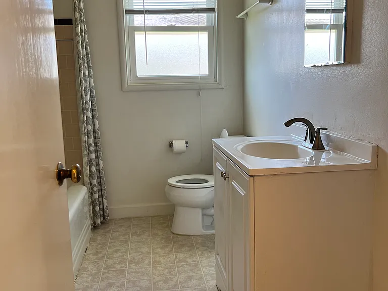 1704 Wesley Ave — Photo 10