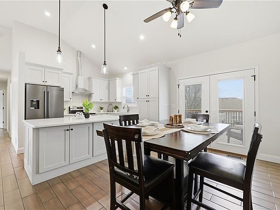 4th image of 405 S Monroe St