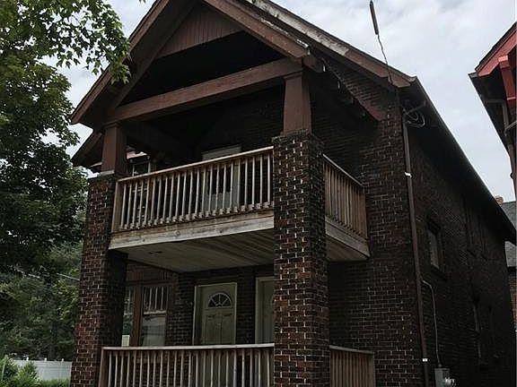 2nd image of 702-04 E 6th St