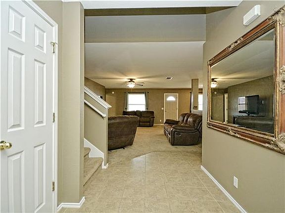 4th image of 503 Garrett Ct