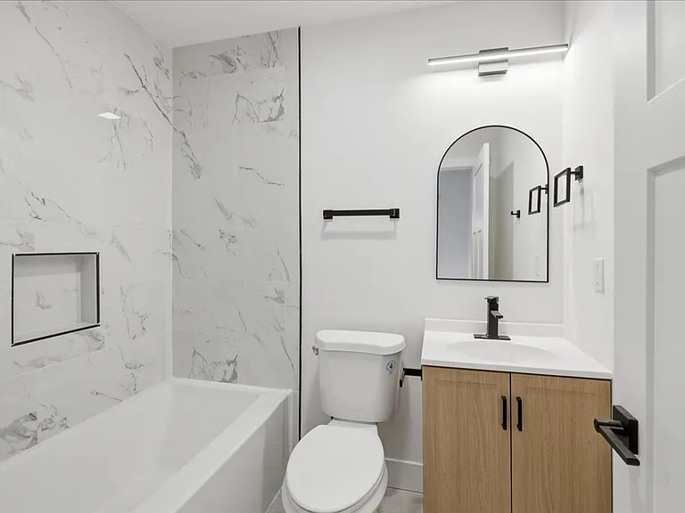 1036 N Parker Ave — Photo 11