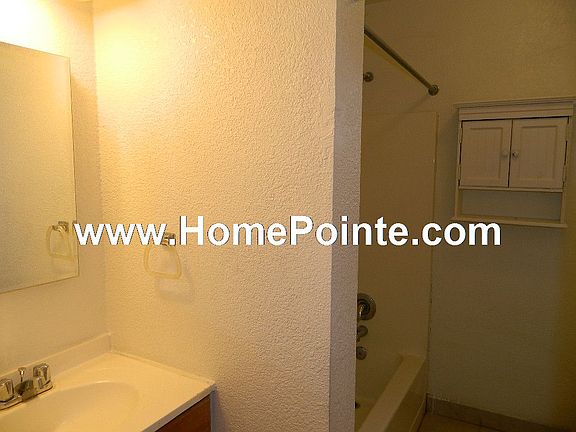 4th image of 3801 44th Ave APT 4