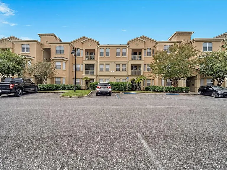 817 Terrace Ridge Cir #817 — Photo 1