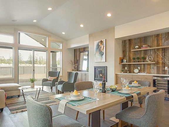 Family room / Dining room