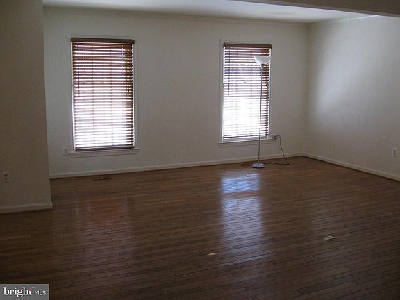4th image of 6214 Florence Ln