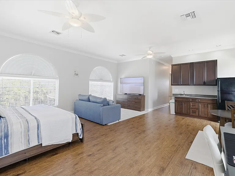 2371 Coral Point Dr — Photo 16