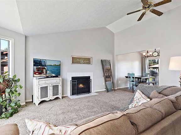 2nd image of 418 W Teal Ave