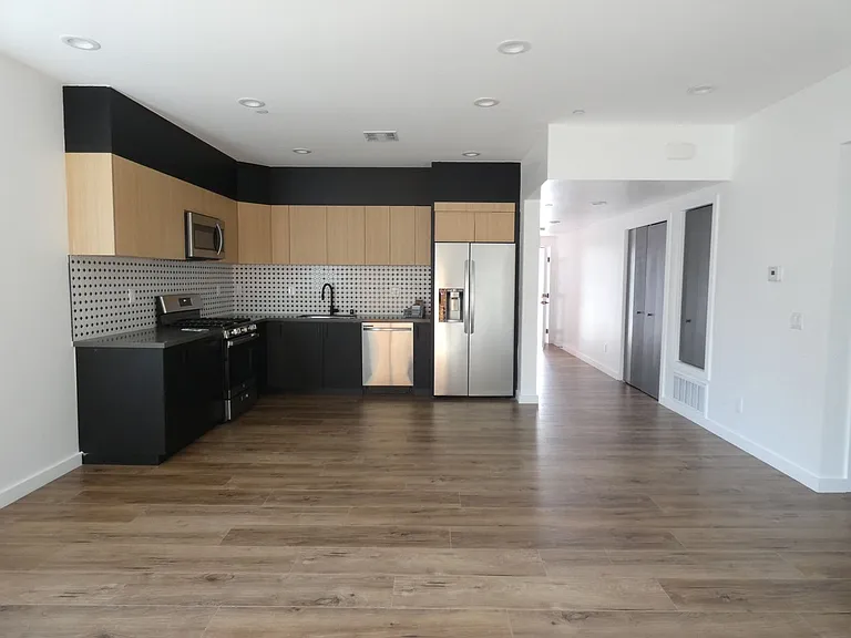 6034 Craner Ave — Photo 18