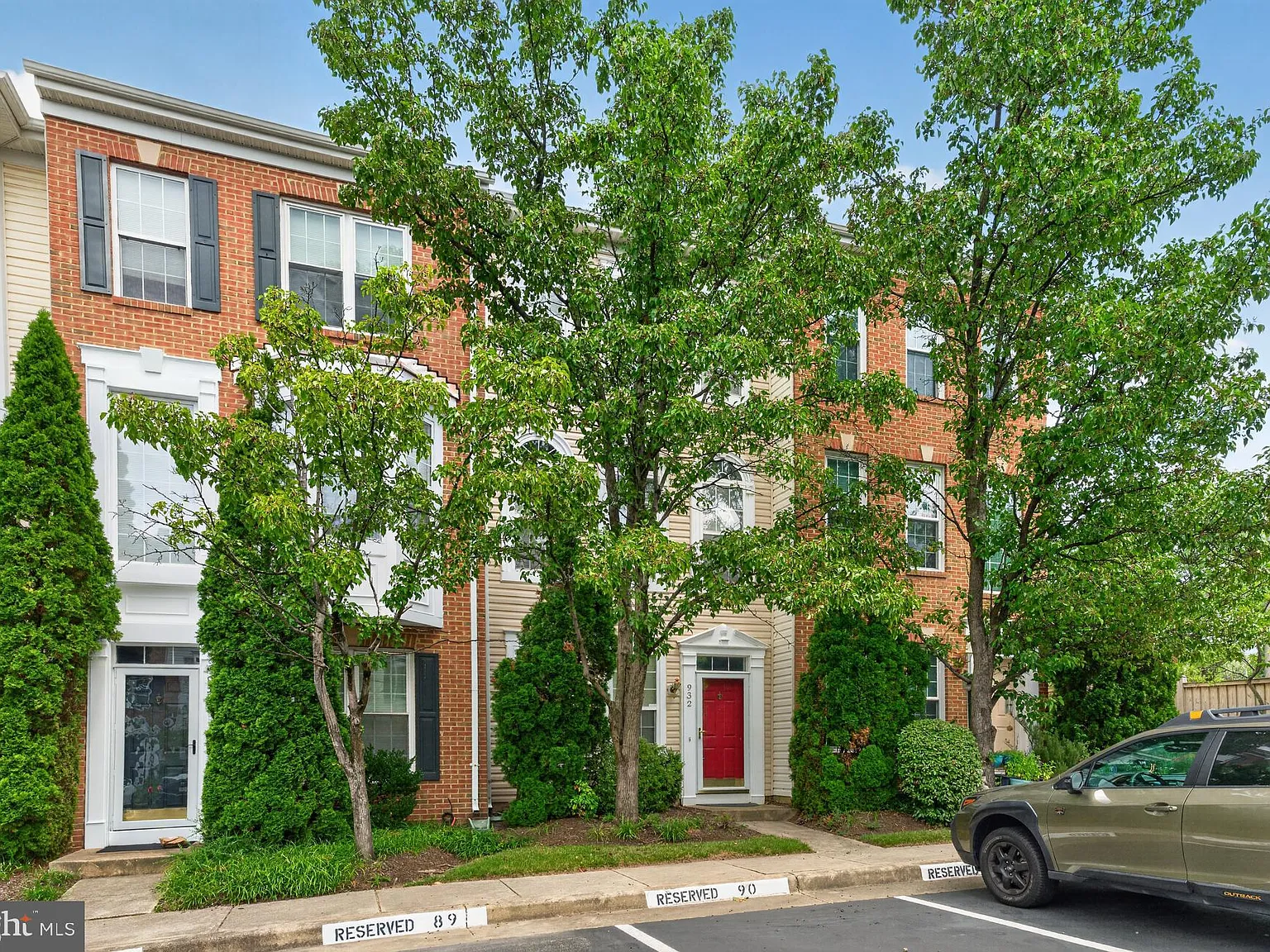 2 bed, 2.5 bath, 1935 sqft, $3,250 — Photo 1