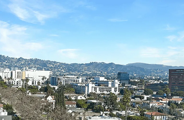 Blu Beverly Hills — Photo 4