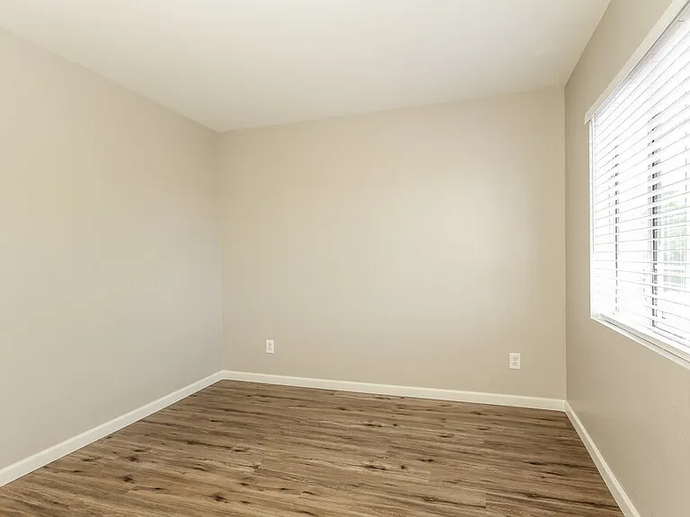 12602 W Windrose Dr — Photo 11