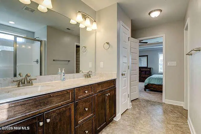 120 Camelot Dr — Photo 12