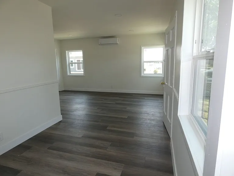 11820 State St — Photo 14