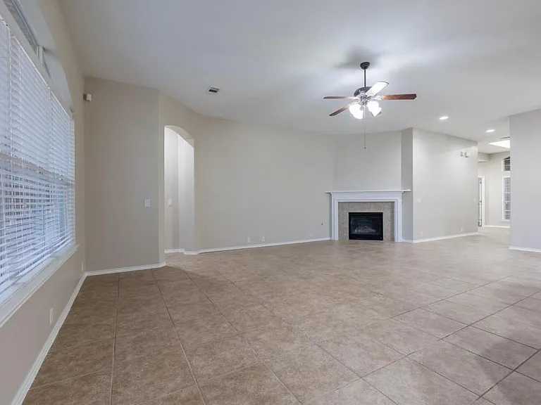 5402 Hickory Harvest Dr — Photo 7
