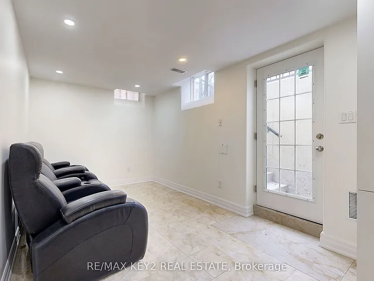 54 Oakford Dr #BASEMENT — Photo 12