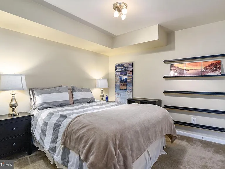 2372 Battery Hill Cir — Photo 29