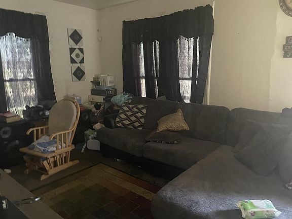 3rd image of 713 S 11th St
