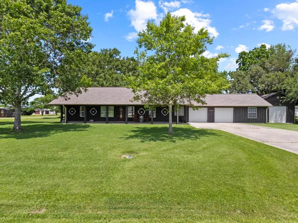 1198 Florida St, Nome, TX 77629