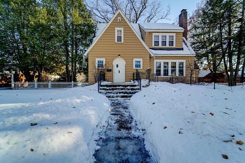 1st image of 1013 Graves Ave