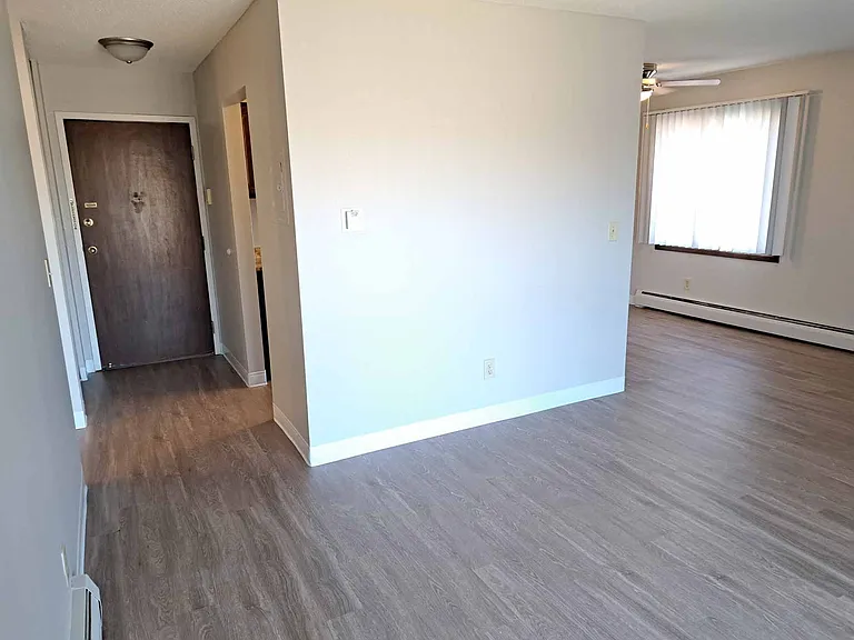 Corinthian Apartments — Photo 49