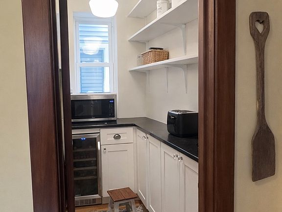 Kitchen Walk In Pantry