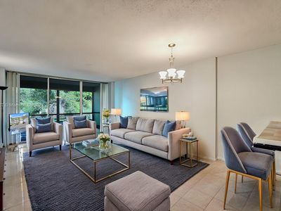 101 Royal Park Dr APT 1A, Oakland Park, FL, 33309