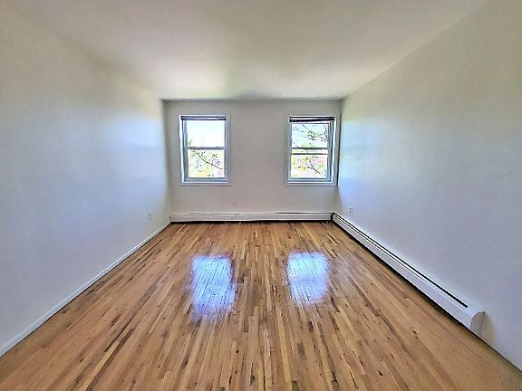 2nd image of 543 17th St APT 3B