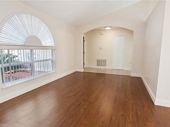 3rd image of 16056 Lagoon Ct