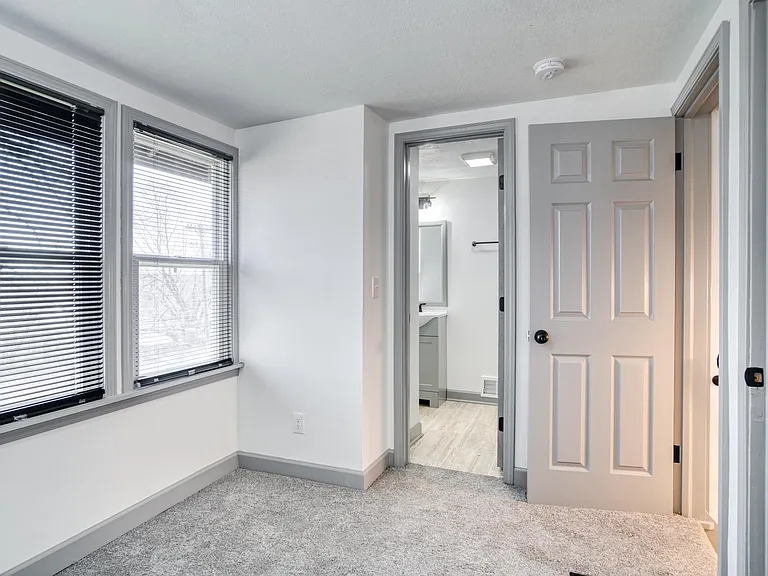 5647 Olive St — Photo 12