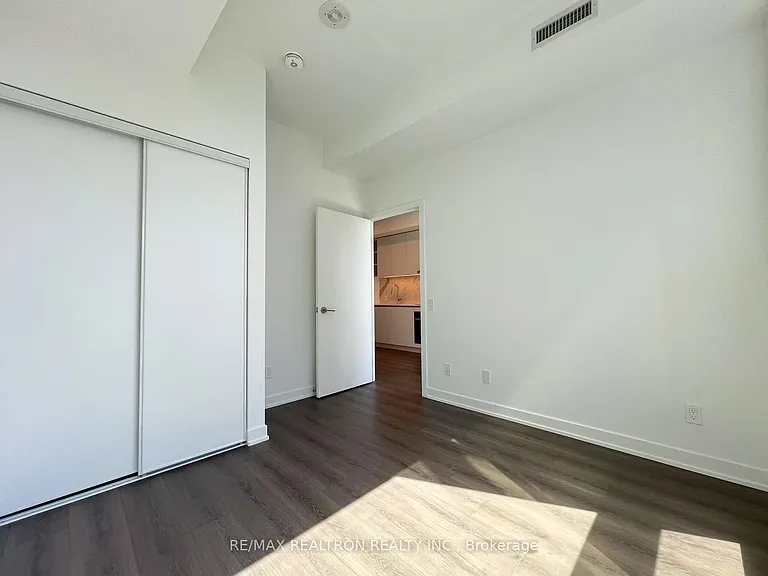 8 Wellesley St W #3202 — Photo 8
