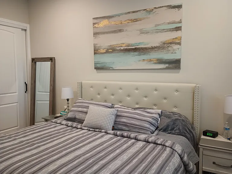 Bedroom king bed