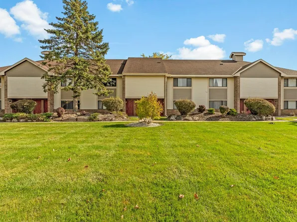 8453 S Chicago Rd, Oak Creek, WI 53154