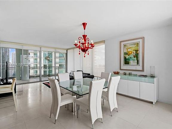 2nd image of 90 SW 3rd St APT 3609