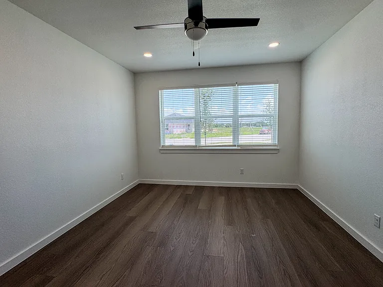 180 Zion Rd — Photo 9